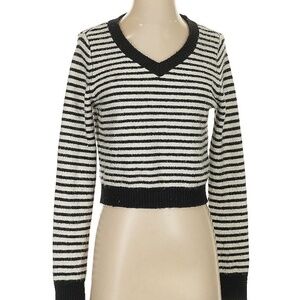 American Eagle Pullover sweater